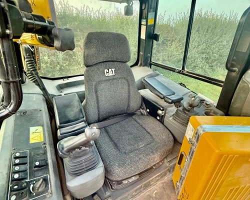 Buldozer CAT D-6K  Buldozer CAT D-6K