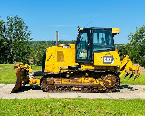 Buldozer Caterpillar D6 (Možnost leasingu)