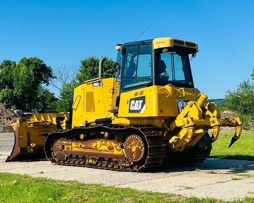Buldozer Caterpillar D6 (Možnost leasingu)