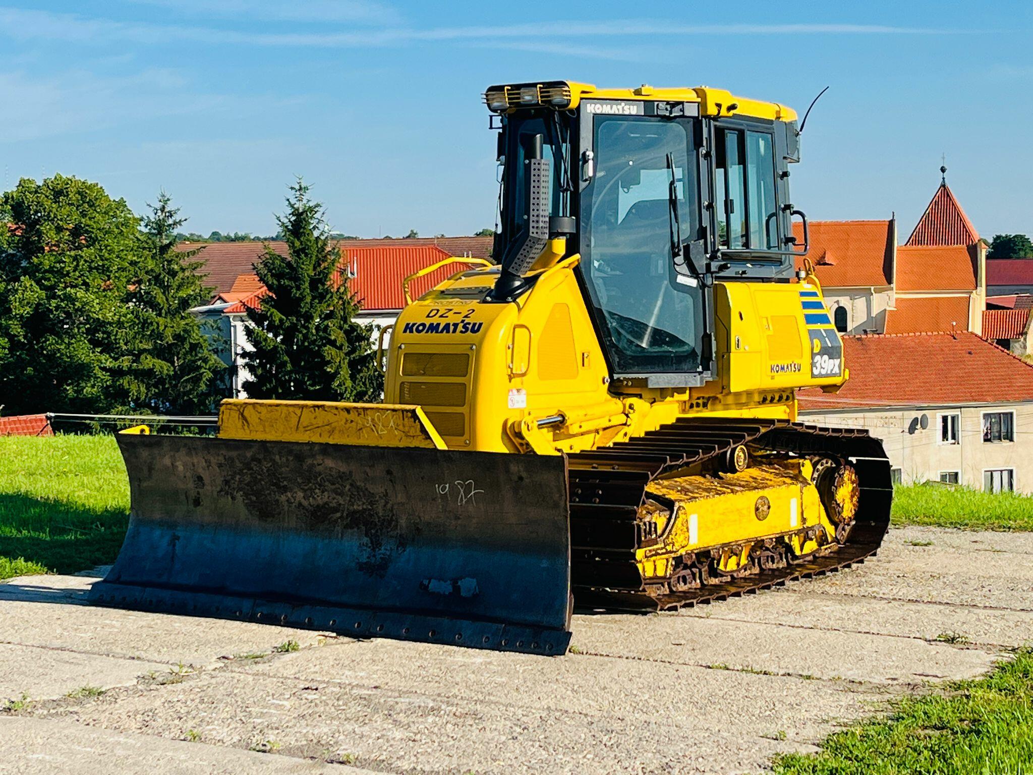 Buldozer Komatsu D39PX-24 (Možnost leasingu)