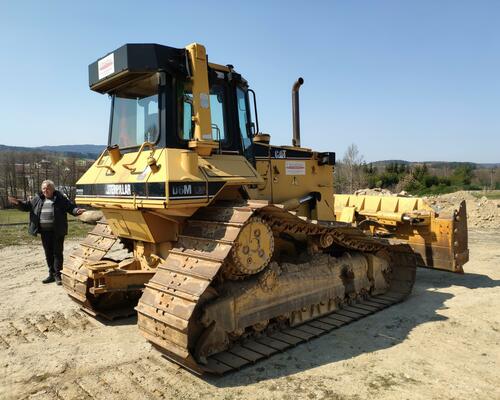 CAT D6M