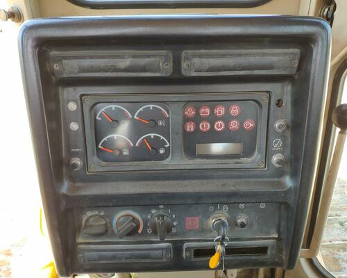 CAT D6M