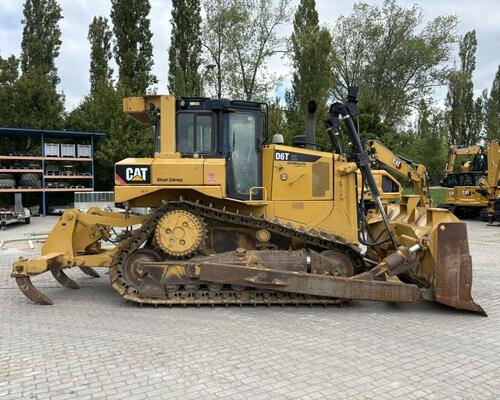 Caterpillar D6T XL