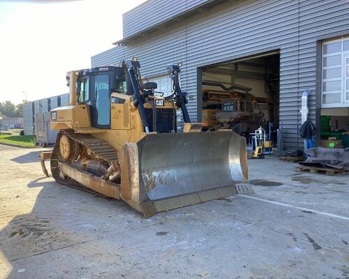 Caterpillar D6T XL