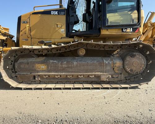 Pásový dozer CAT D5K