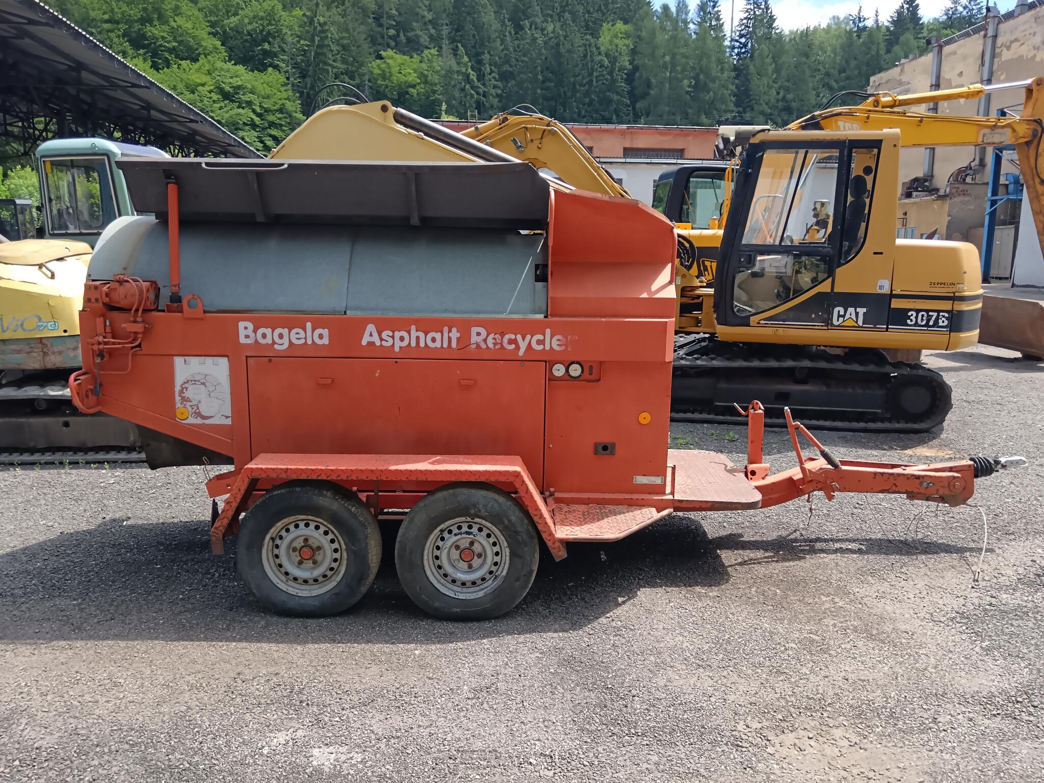 Recyklátor Asfaltu BA4000
