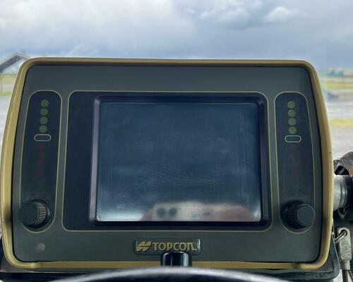 GREJDR O&K F 106.5 A 6x6+NIVELACE TOPCON