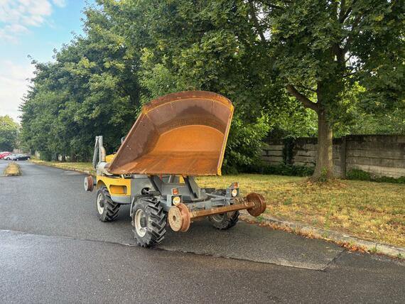 Kolový dumper 2.7tuny na koleje / 3stranný