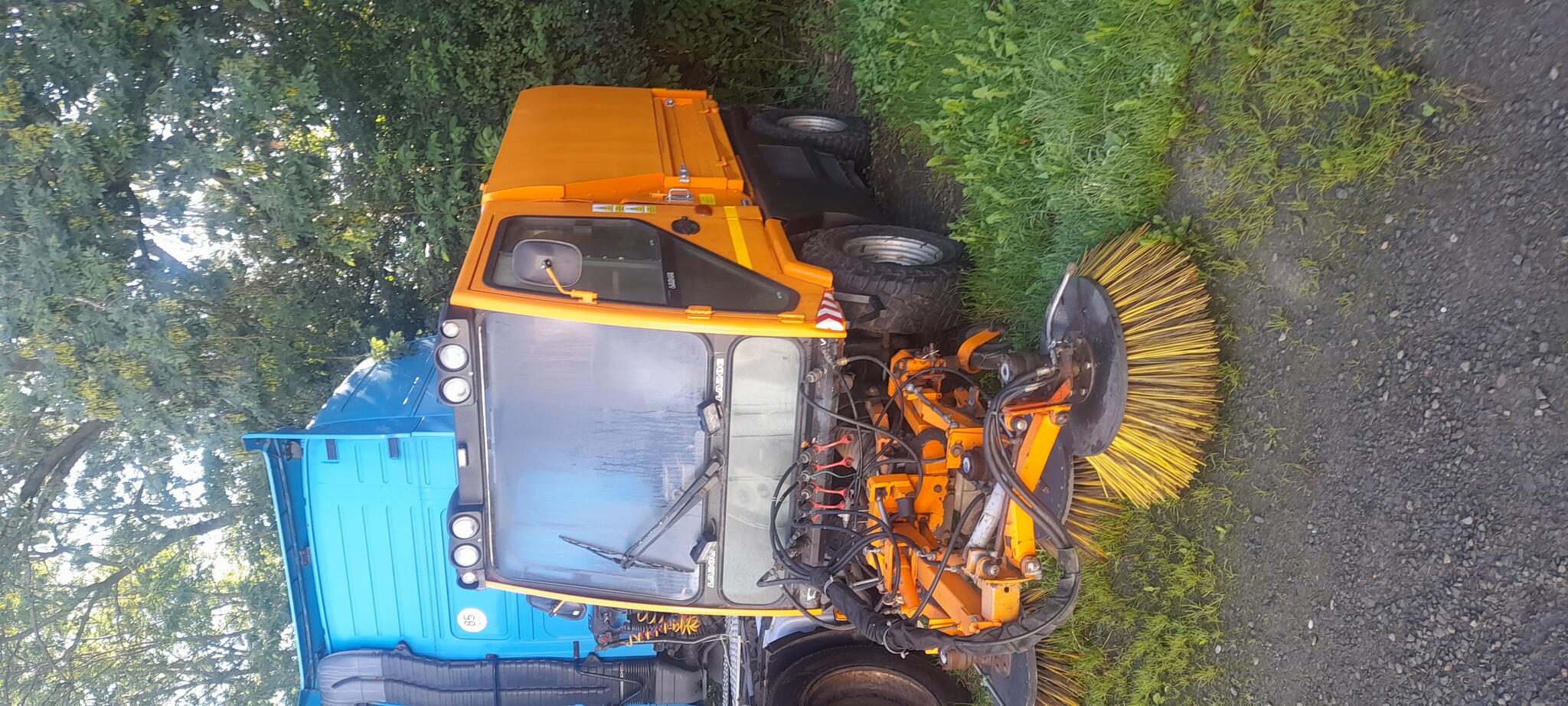 Ladog G129  4x4  vč.sklopka,zametač,radlice,sypač 