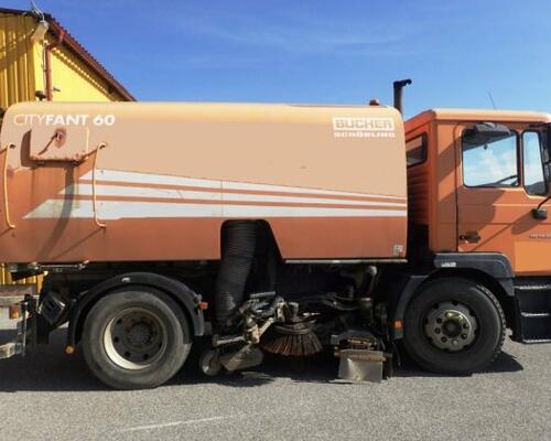 MAN 14.225 MLRT + Bucher