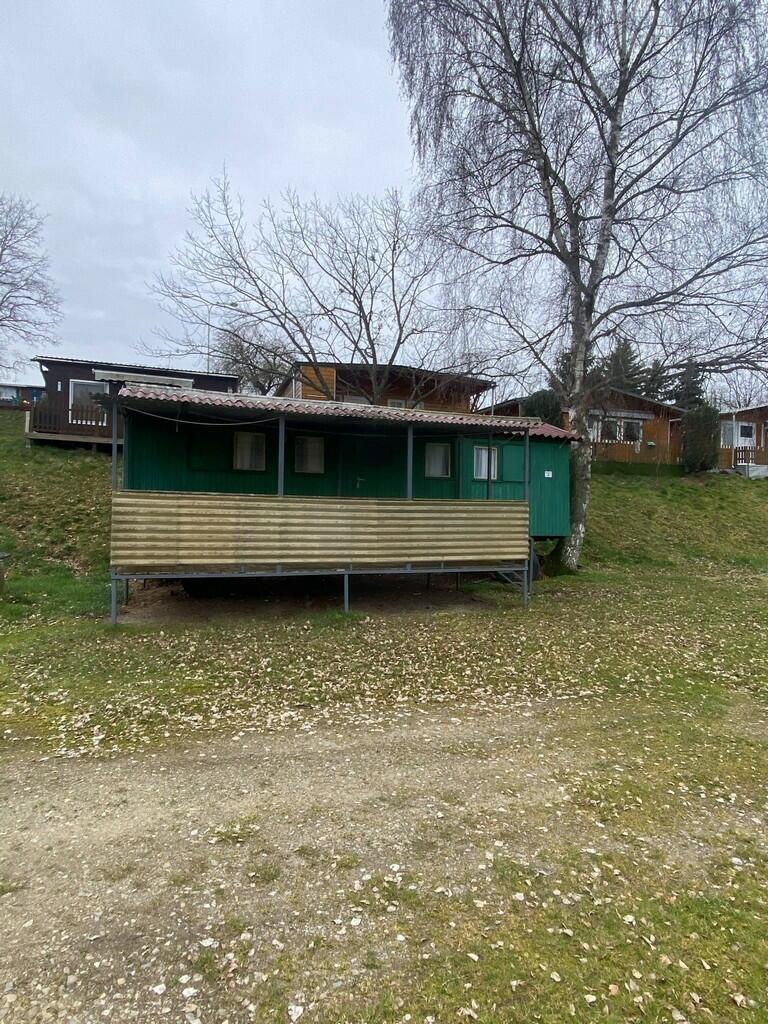 Obytná pojízdná chata s terasou