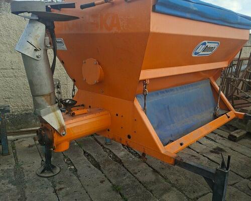 Sypač AB Bohemia BBS 1.2E