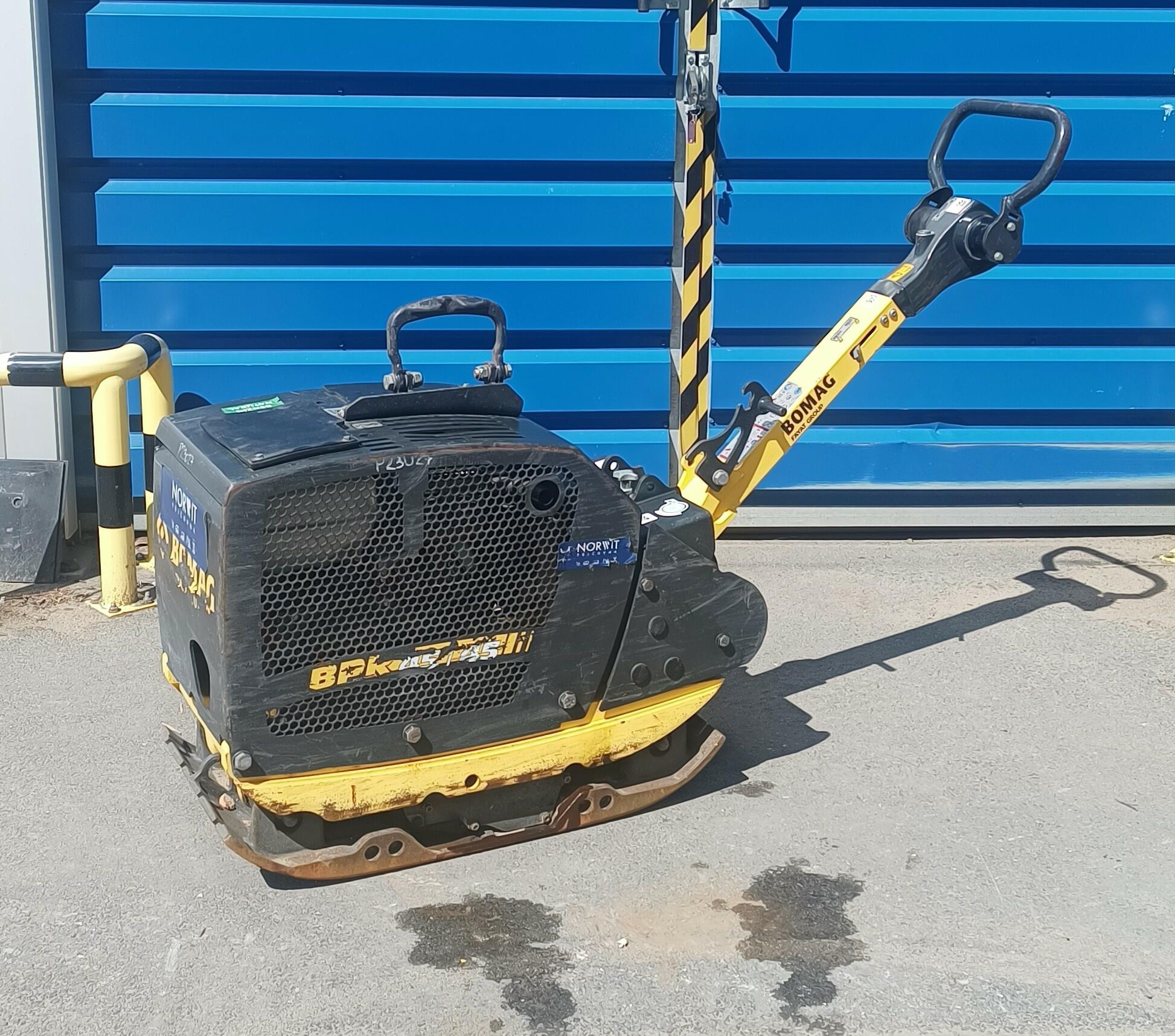 Vibrační deska bomag BPR 45/45