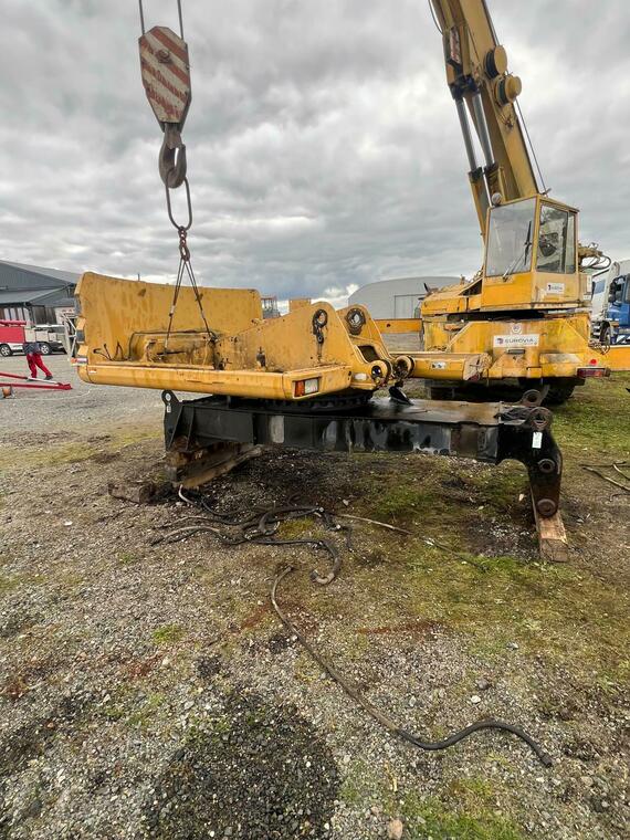 CAT M 315 - otoč a šasí + hydromotor otoče