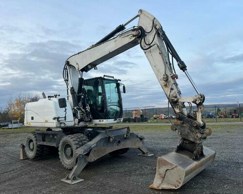 CATERPILLAR  M 313 D - STROJ V SUPER STAVU 