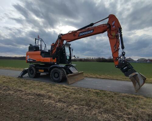 DOOSAN DX170W-7 kolový bagr/rypadlo