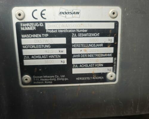 DOOSAN DX57