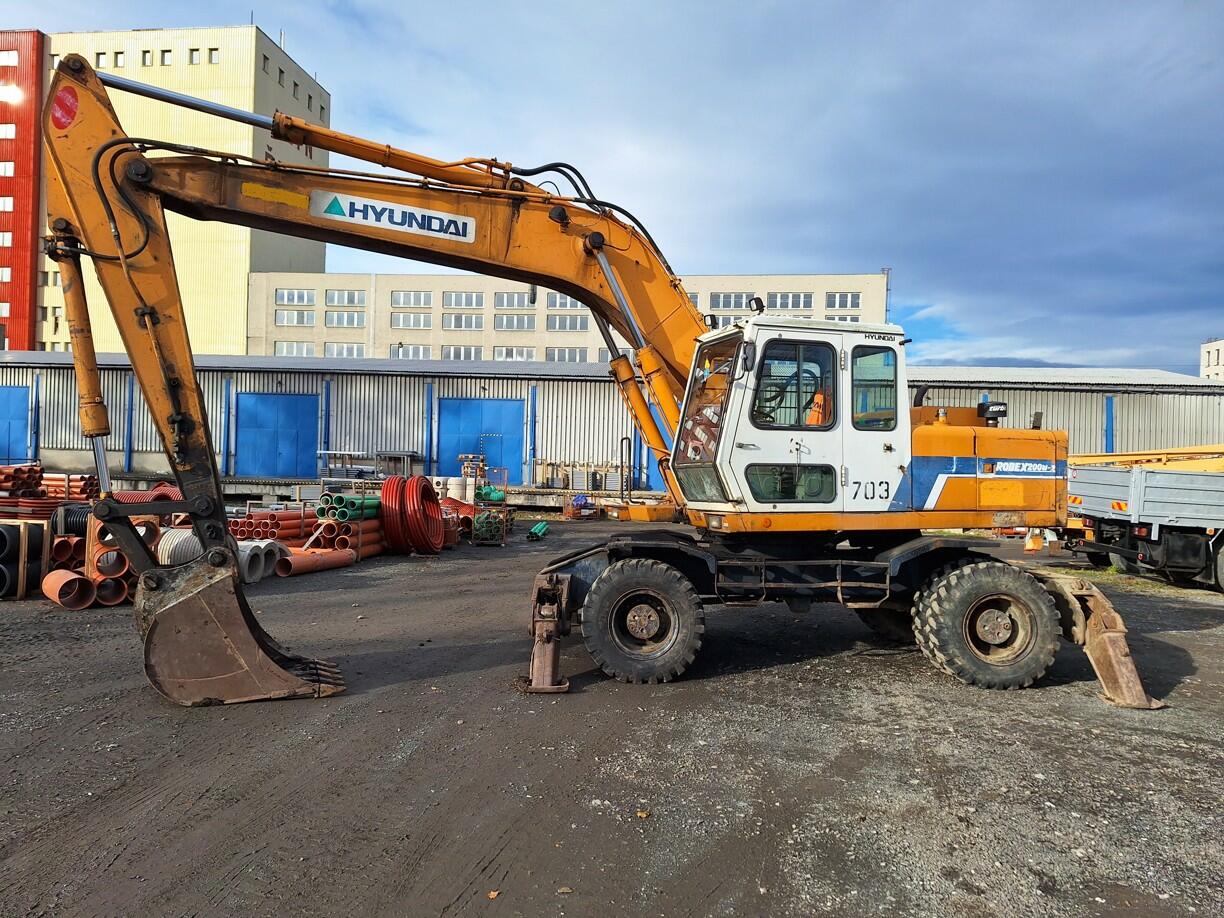 Hyundai Robex 200W-2