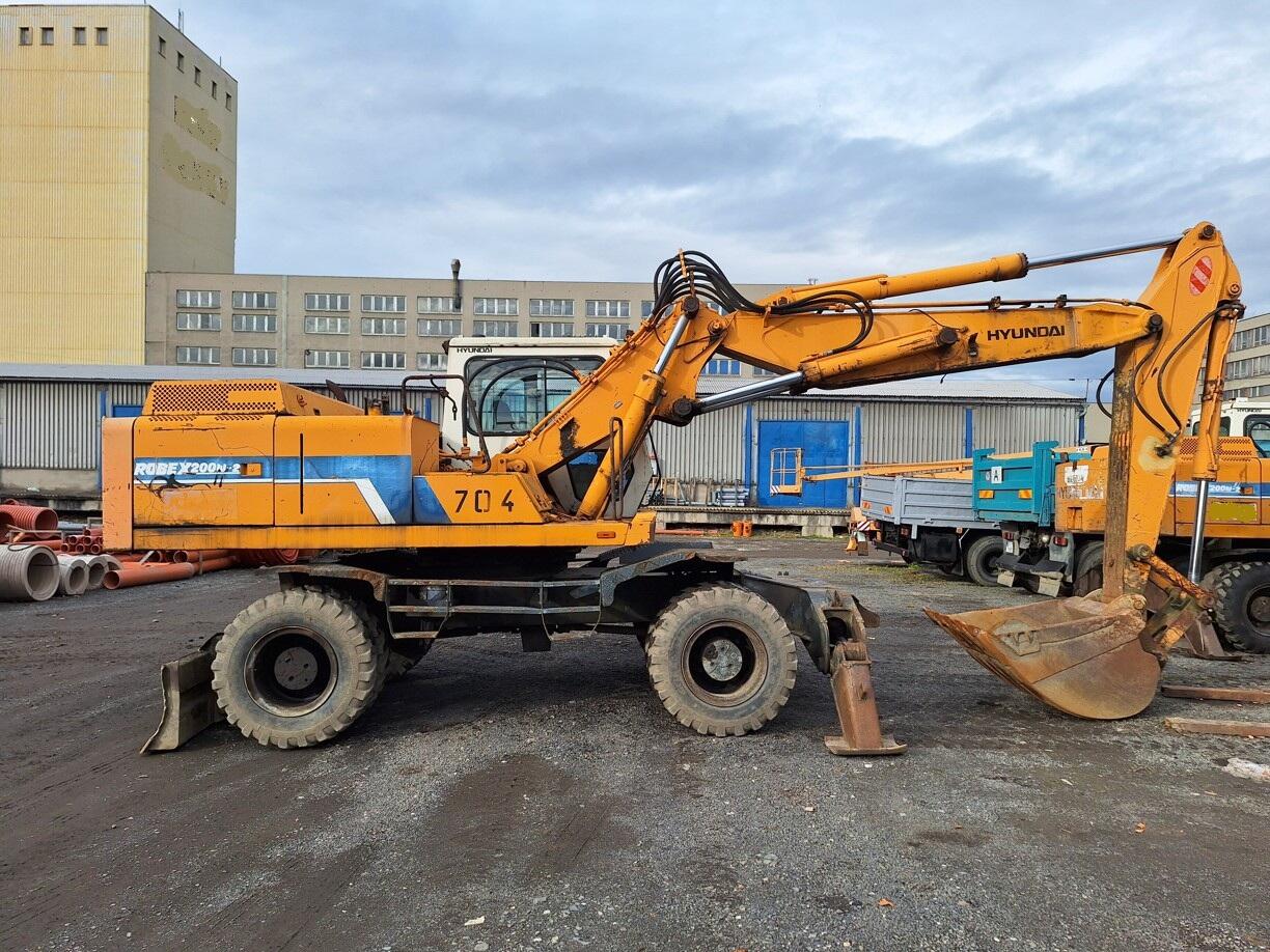 Hyundai Robex 200W-2