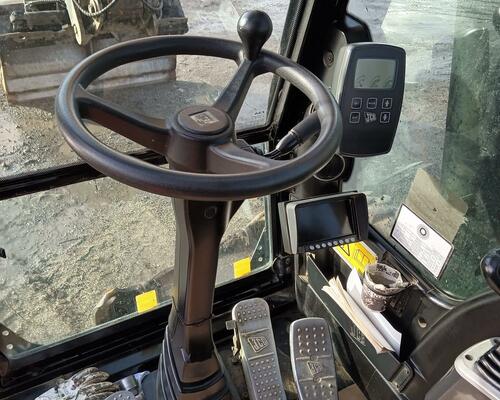 JCB 175 W