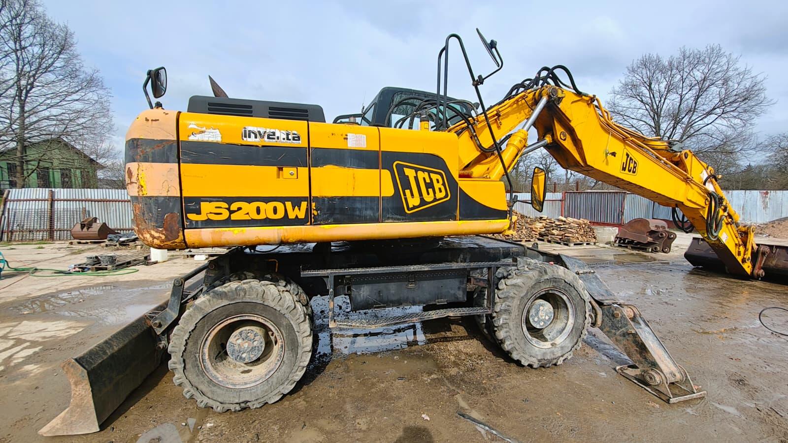JCB  JS200W