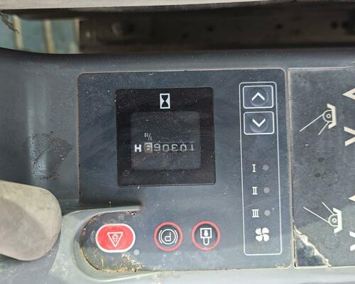 JCB  JS200W