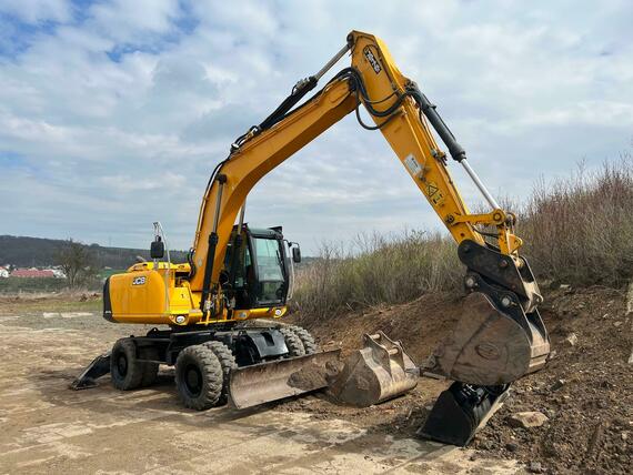 Kolové rypadlo 18t - JCB JS175W + 3 lžíce, po servisu