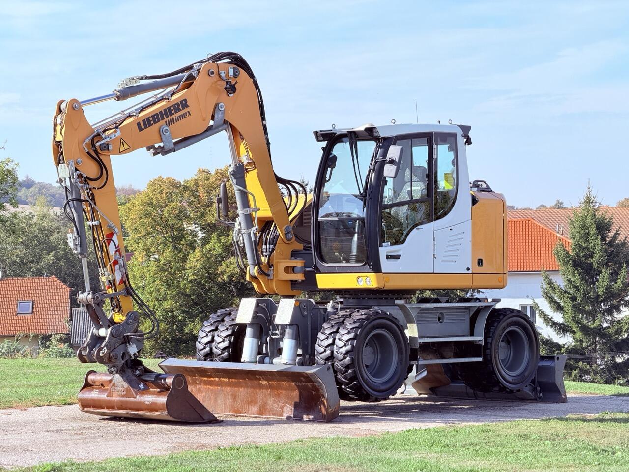 Kolové rypadlo Liebherr A910 (možnost financování)