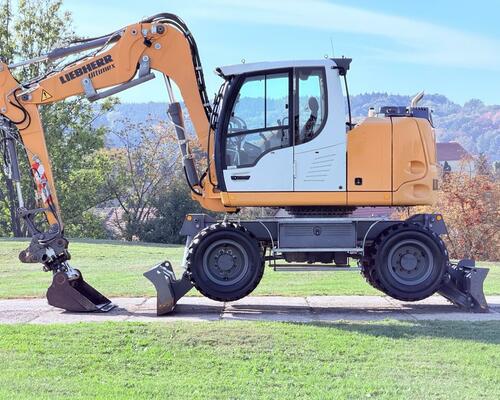 Kolové rypadlo Liebherr A910 (možnost financování)