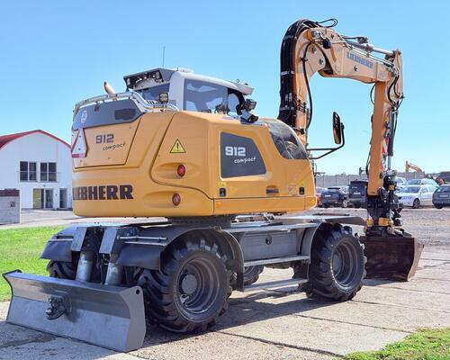 Kolové rypadlo Liebherr A912 Compact Litronic (Možnost leasingu)