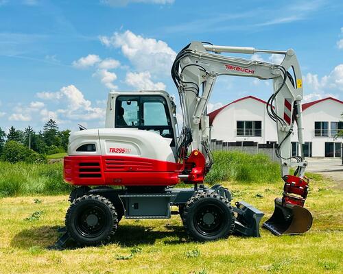 Kolové rypadlo Takeuchi TB295W 2PB (Možnost leasingu)