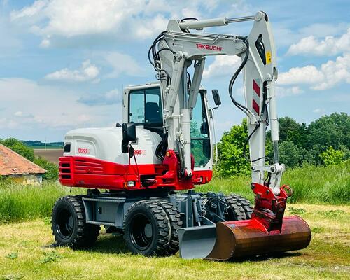 Kolové rypadlo Takeuchi TB295W 2PB (Možnost leasingu)