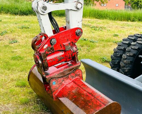 Kolové rypadlo Takeuchi TB295W 2PB (Možnost leasingu)