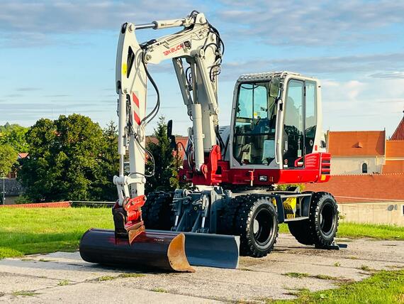 Kolové rypadlo Takeuchi TB295W (Možnost leasingu)