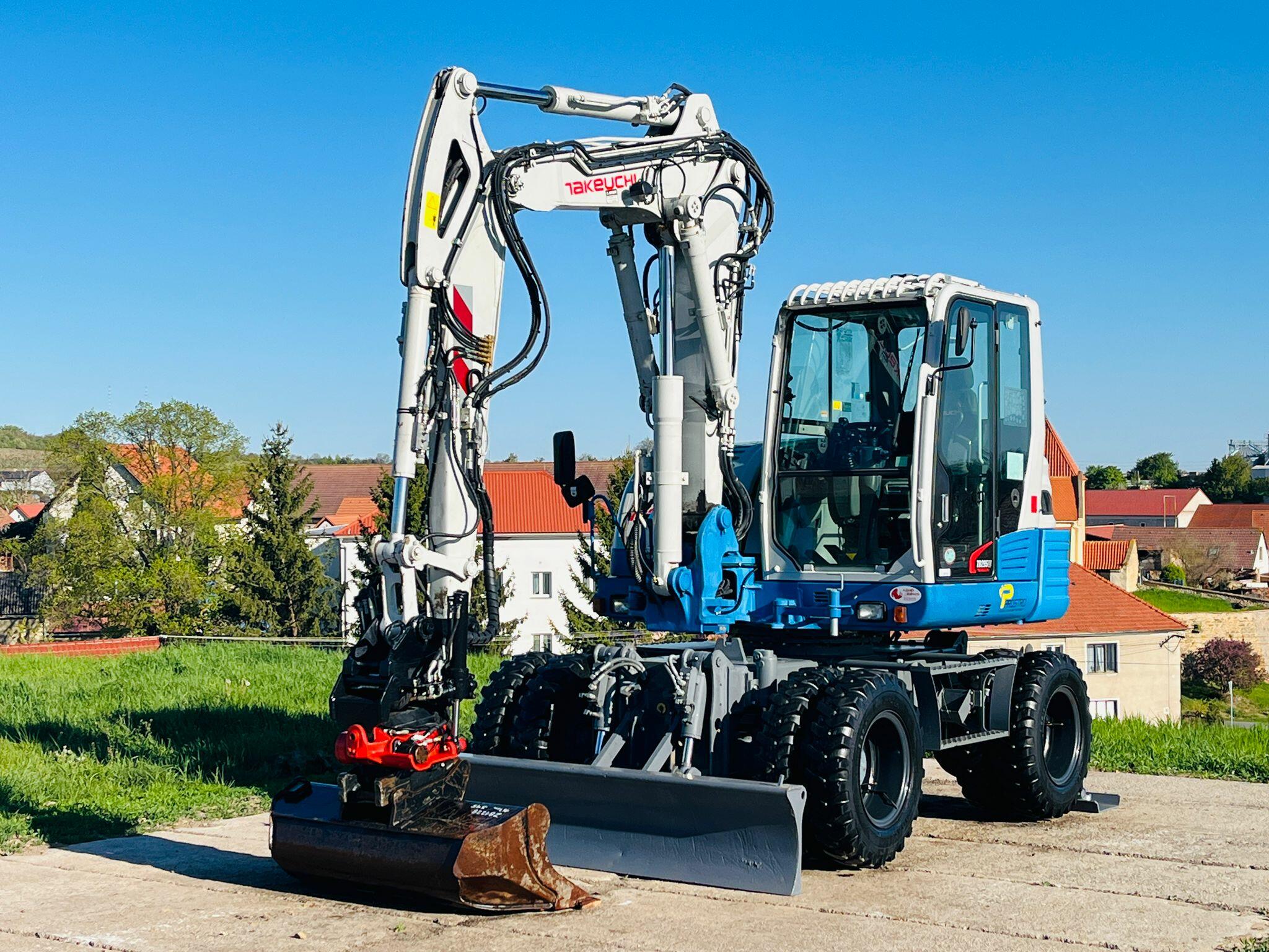 Kolové rypadlo Takeuchi TB295W (Možnost leasingu)
