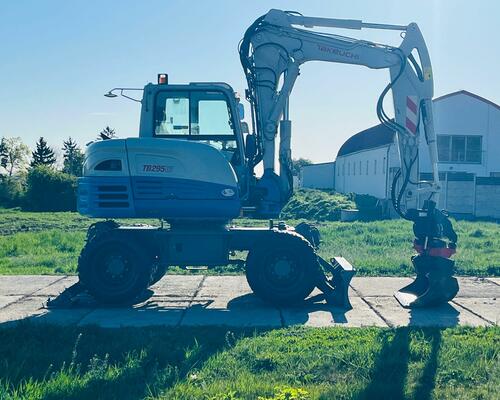 Kolové rypadlo Takeuchi TB295W (Možnost leasingu)