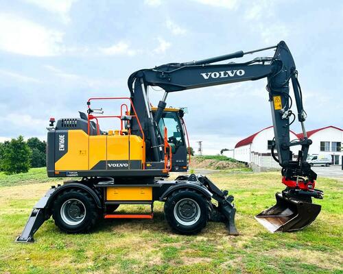 Kolové rypadlo Volvo EW160E (Možnost leasingu)