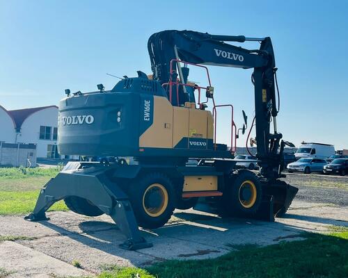 Kolové rypadlo Volvo EW160E (Možnost leasingu)