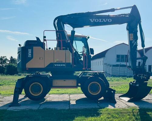 Kolové rypadlo Volvo EW160E (Možnost leasingu)