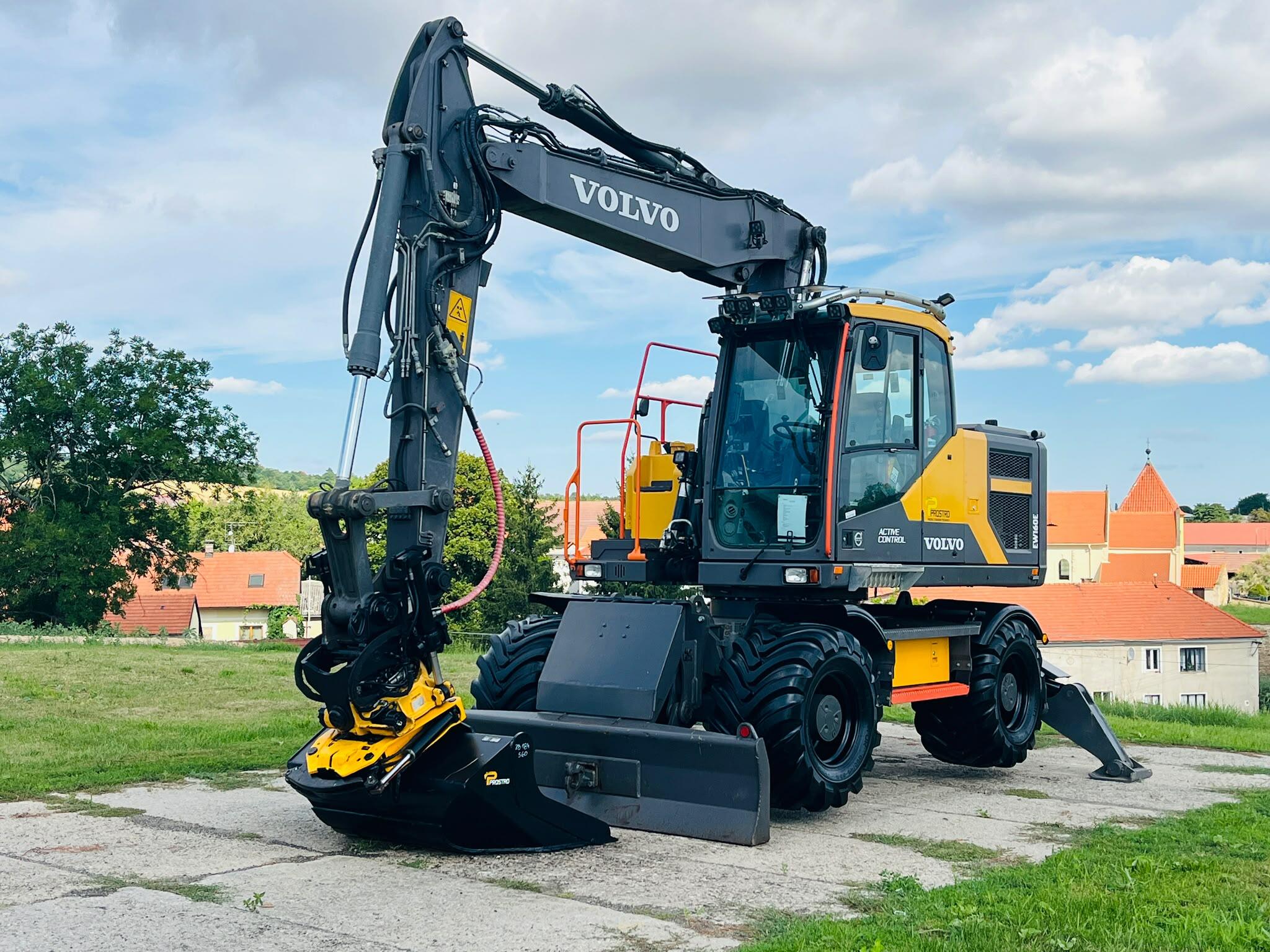 Kolové rypadlo Volvo EW160E (Možnost leasingu)