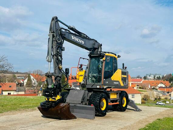 Kolové rypadlo Volvo EW160E (Možnost leasingu)