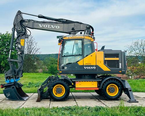 Kolové rypadlo Volvo EW160E (Možnost leasingu)