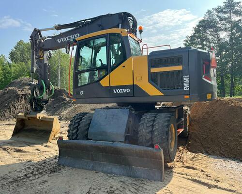 Kolové rypadlo VOLVO EW160E  -     Zprostředkujeme výhodný úvěr 