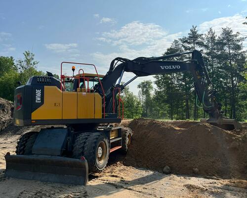 Kolové rypadlo VOLVO EW160E  -     Zprostředkujeme výhodný úvěr 