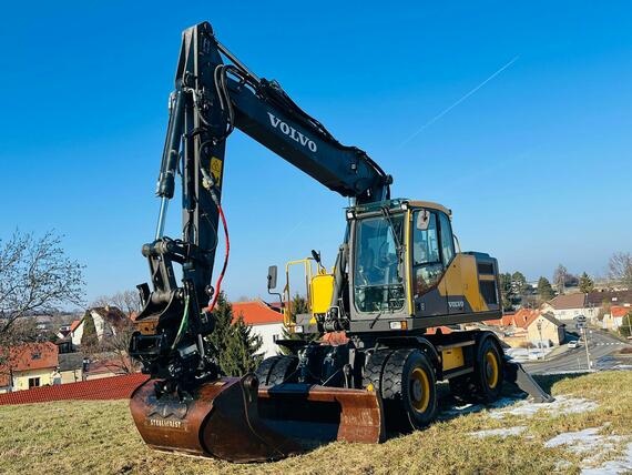 Kolové rypadlo Volvo EW180E (Možnost leasingu)