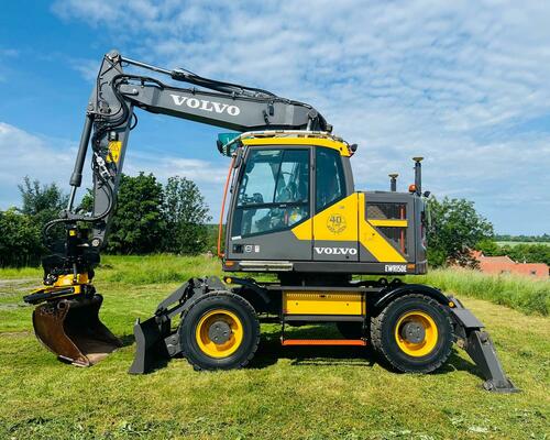 Kolové rypadlo Volvo EWR150E 3D (Možnost leasingu)