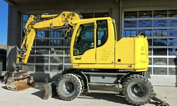 Kolový bagr Liebherr A912, r.v. 2019, 7.056 mth, Powertilt