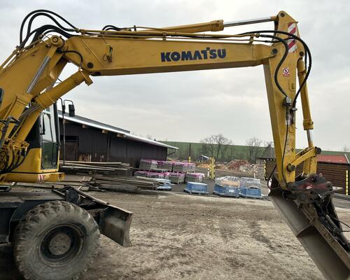KOMATSU PW130-7