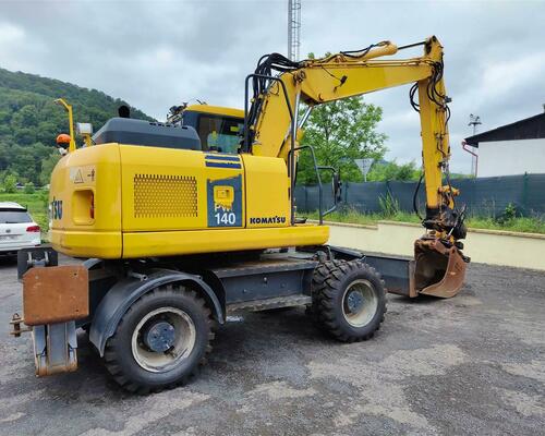 Komatsu PW140-7