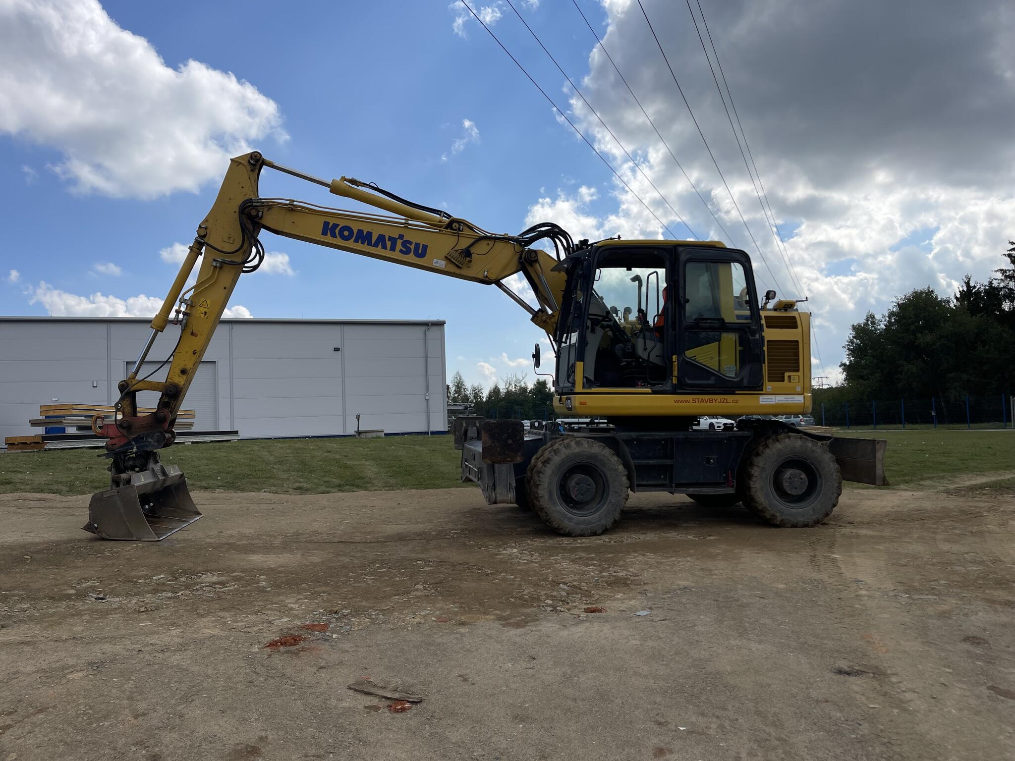 KOMATSU PW148-11